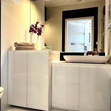 Podwale 2 31 - Self Check-in 20h - Parking & Lift * Vratislav