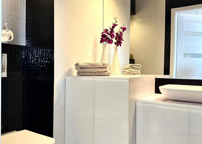 Podwale 2 31 - Self Check-in 20h - Parking & Lift Vratislav